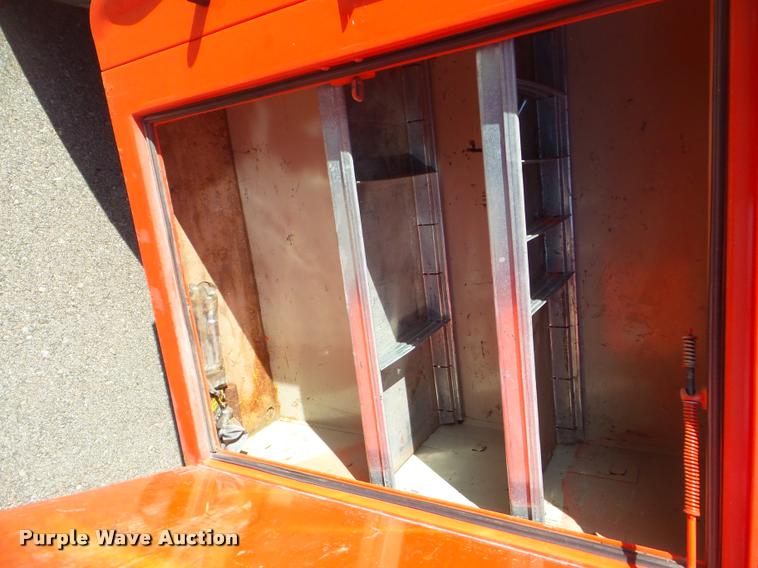 image for item DA7705 2006 Ford F250 Super Duty utility truck