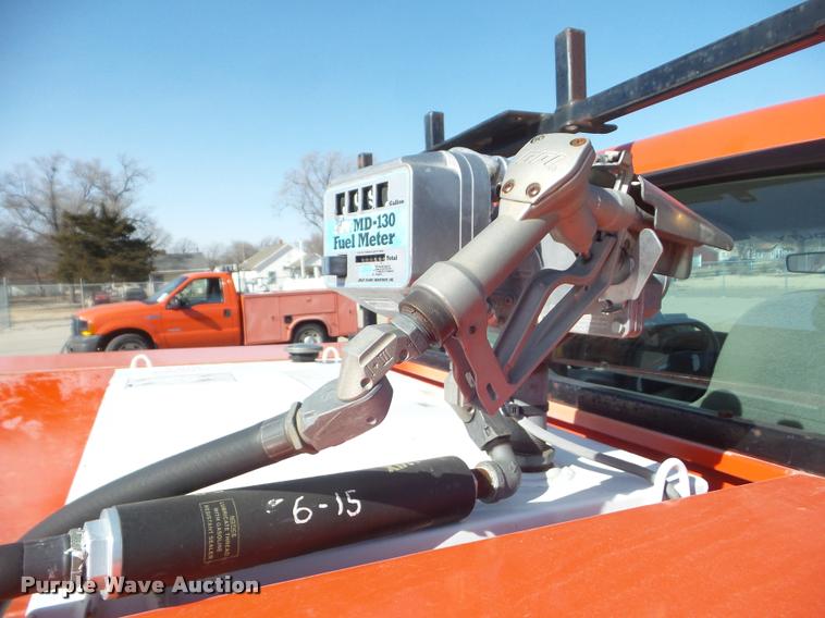 image for item DA7705 2006 Ford F250 Super Duty utility truck