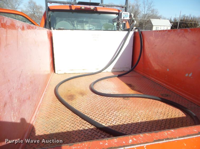 image for item DA7705 2006 Ford F250 Super Duty utility truck