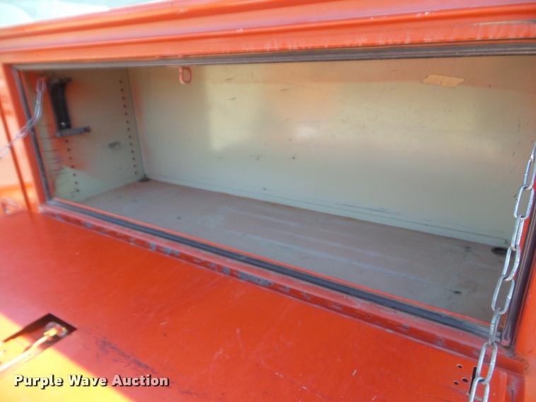 image for item DA7705 2006 Ford F250 Super Duty utility truck