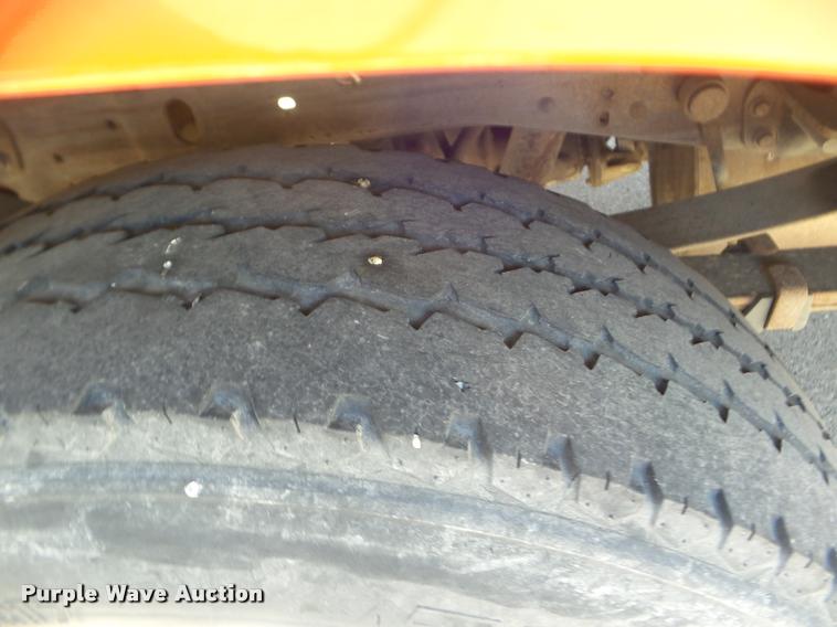 image for item DA7705 2006 Ford F250 Super Duty utility truck