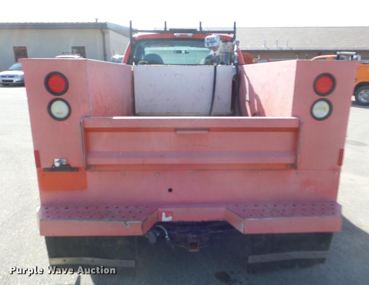 image for item DA7706 2006 Ford F250 Super Duty utility truck