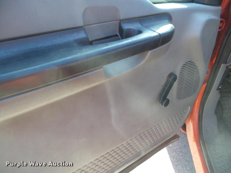 image for item DA7706 2006 Ford F250 Super Duty utility truck
