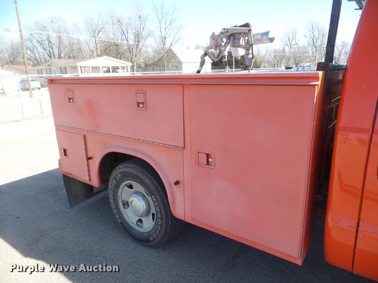 image for item DA7706 2006 Ford F250 Super Duty utility truck