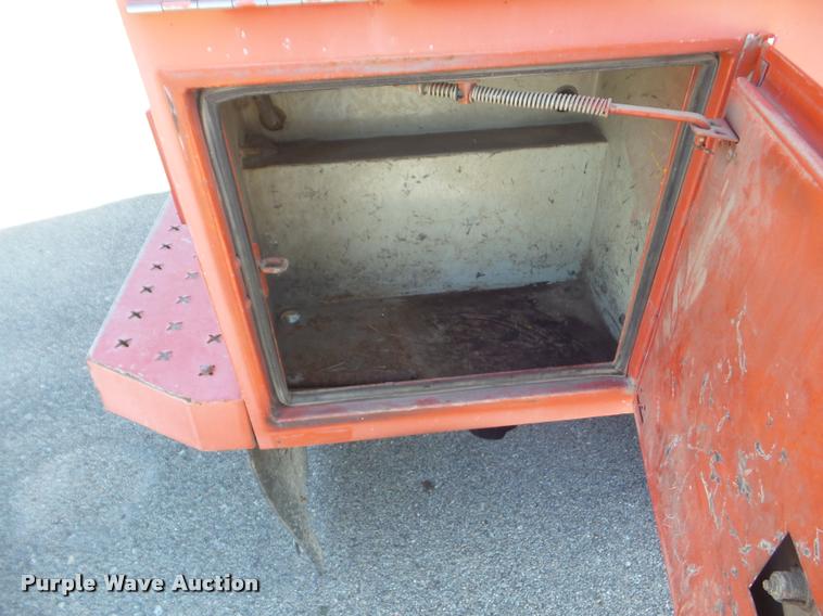 image for item DA7706 2006 Ford F250 Super Duty utility truck