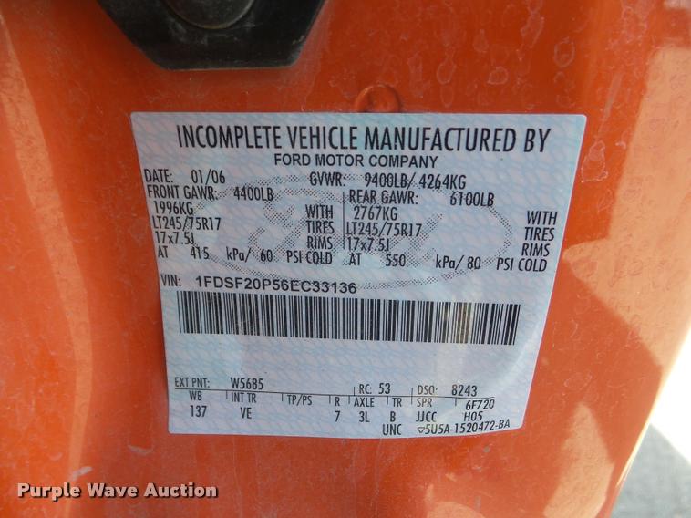 image for item DA7706 2006 Ford F250 Super Duty utility truck