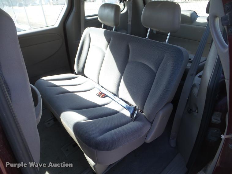 image for item DA7707 2002 Dodge Caravan van