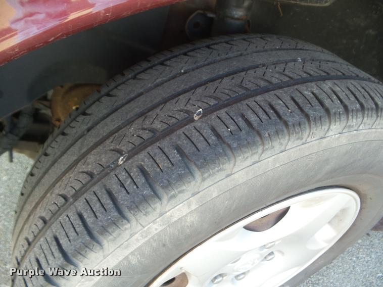 image for item DA7707 2002 Dodge Caravan van