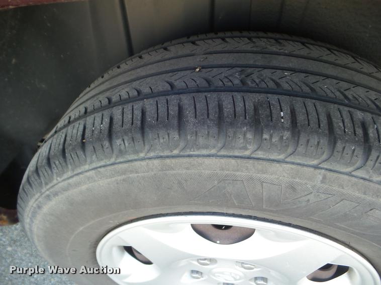 image for item DA7707 2002 Dodge Caravan van