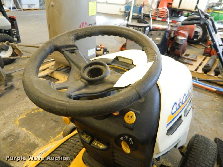 image for item DA9679 2004 Cub Cadet LT1018 lawn mower