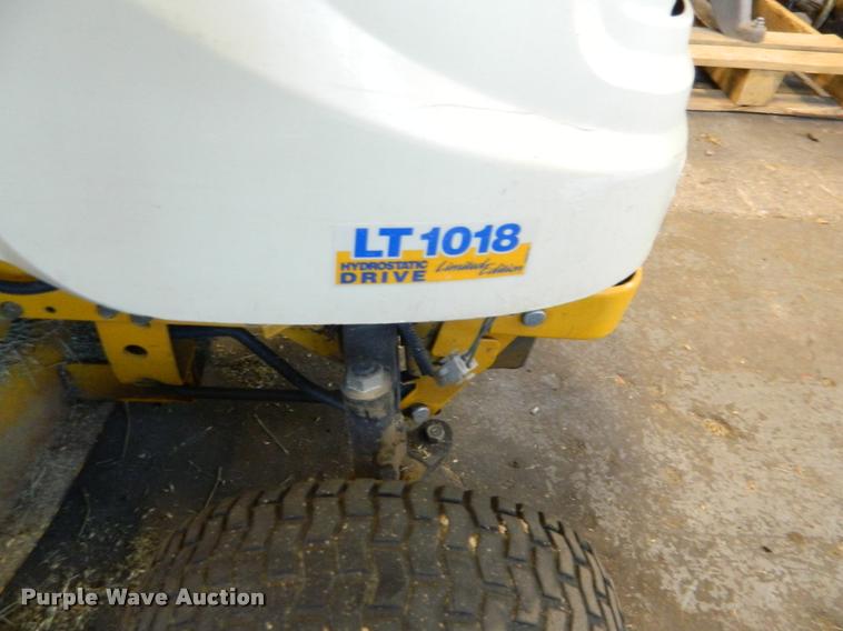 image for item DA9679 2004 Cub Cadet LT1018 lawn mower