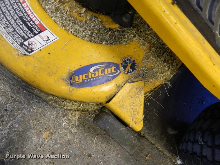 image for item DA9679 2004 Cub Cadet LT1018 lawn mower