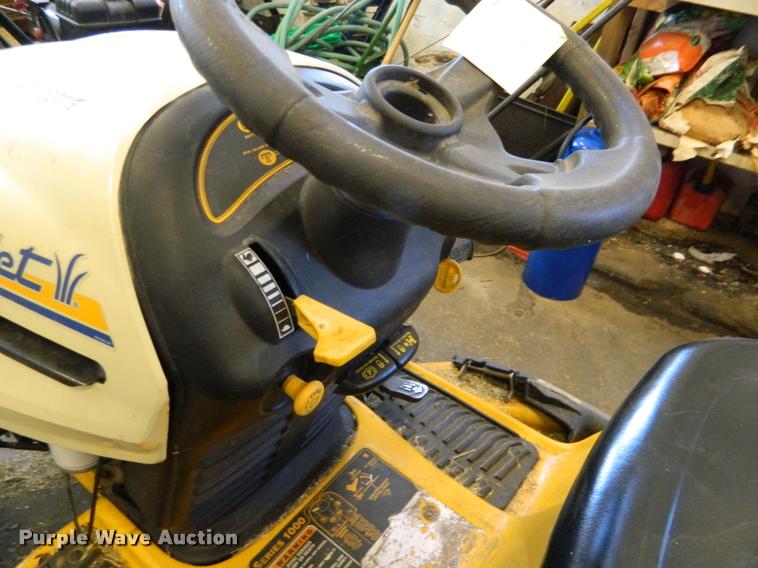 image for item DA9679 2004 Cub Cadet LT1018 lawn mower