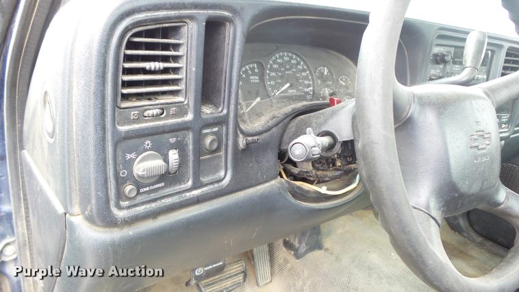 image for item DB0708 2002 Chevrolet Silverado 1500 pickup truck