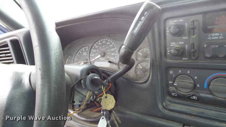 image for item DB0708 2002 Chevrolet Silverado 1500 pickup truck