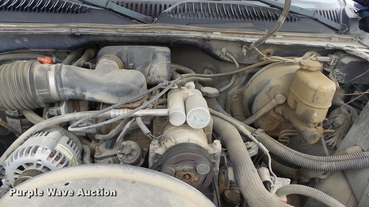 image for item DB0708 2002 Chevrolet Silverado 1500 pickup truck