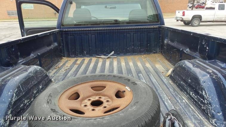 image for item DB0708 2002 Chevrolet Silverado 1500 pickup truck