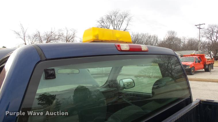 image for item DB0708 2002 Chevrolet Silverado 1500 pickup truck