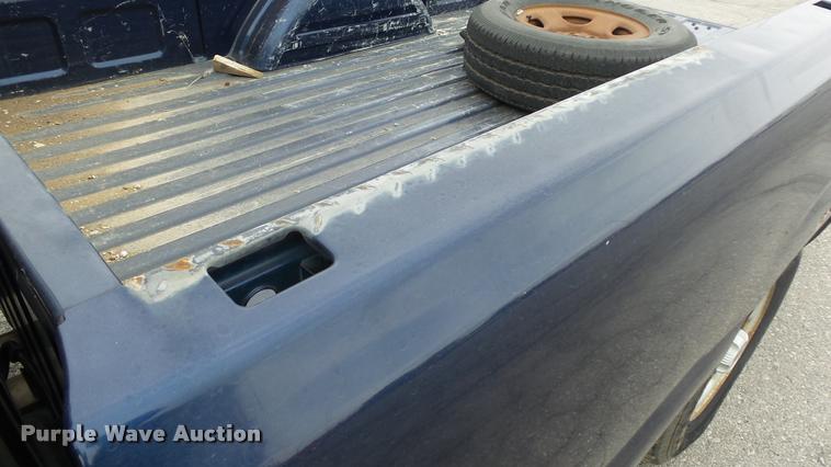 image for item DB0708 2002 Chevrolet Silverado 1500 pickup truck