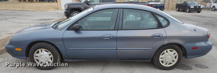 image for item DB0712 1999 Ford Taurus