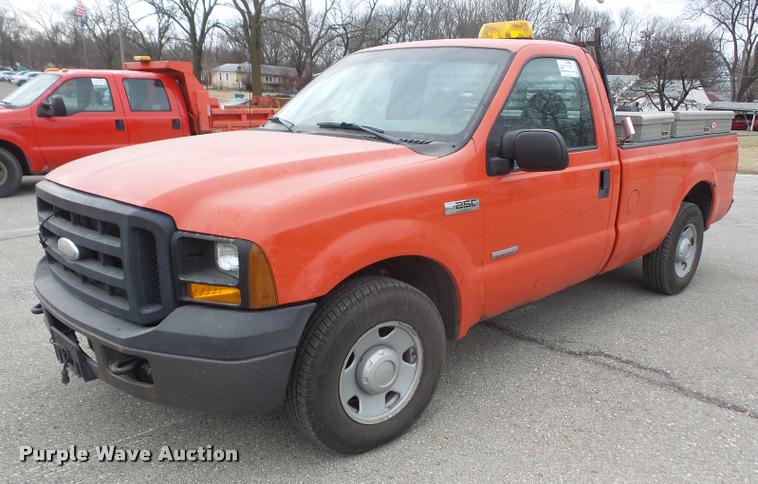 image for item DB0718 2006 Ford F250 Super Duty pickup truck