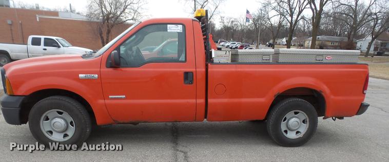 image for item DB0718 2006 Ford F250 Super Duty pickup truck