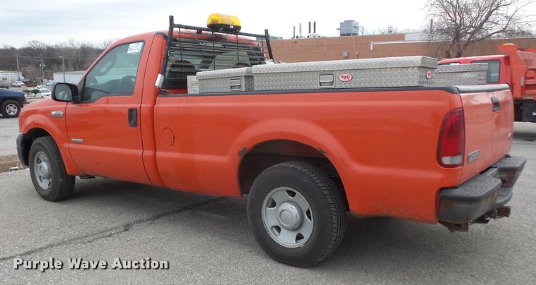 image for item DB0718 2006 Ford F250 Super Duty pickup truck
