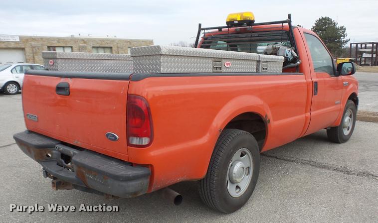 image for item DB0718 2006 Ford F250 Super Duty pickup truck