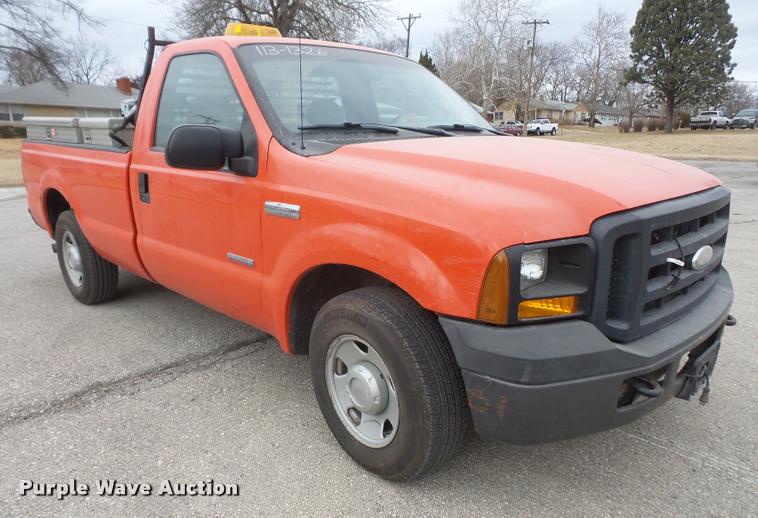 image for item DB0718 2006 Ford F250 Super Duty pickup truck