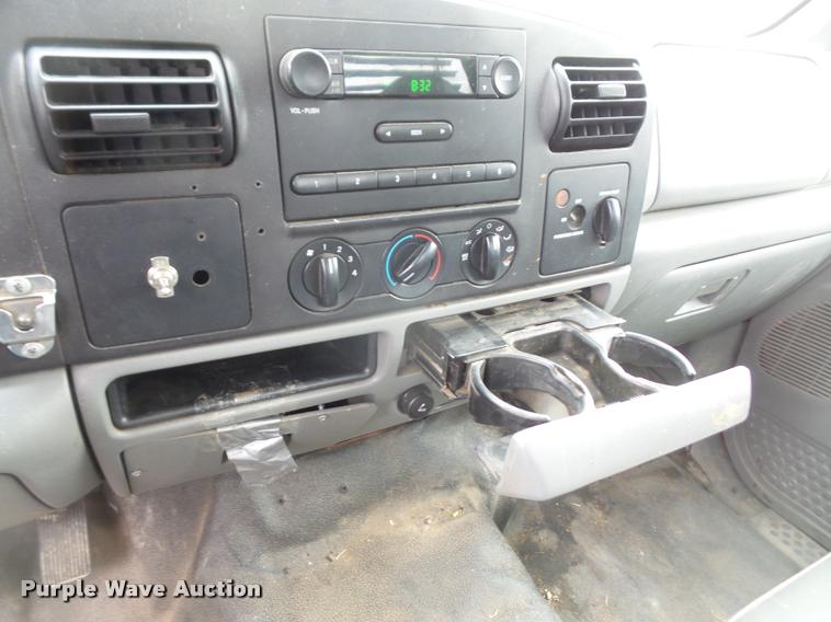 image for item DB0718 2006 Ford F250 Super Duty pickup truck