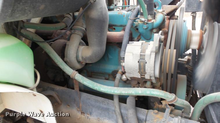 image for item DB0727 1992 International 4900 digger derrick truck