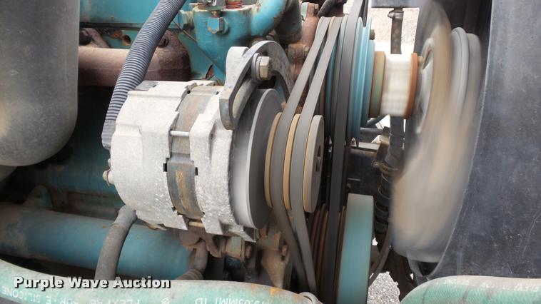 image for item DB0727 1992 International 4900 digger derrick truck