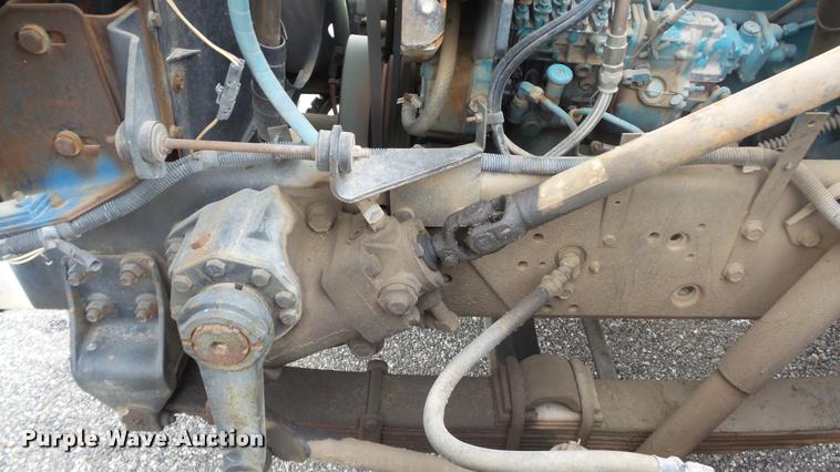 image for item DB0727 1992 International 4900 digger derrick truck