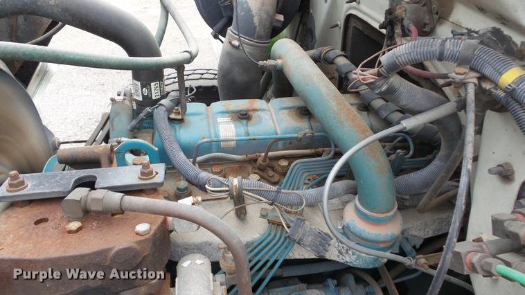 image for item DB0727 1992 International 4900 digger derrick truck