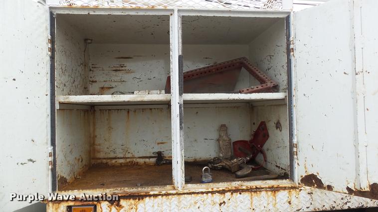 image for item DB0727 1992 International 4900 digger derrick truck