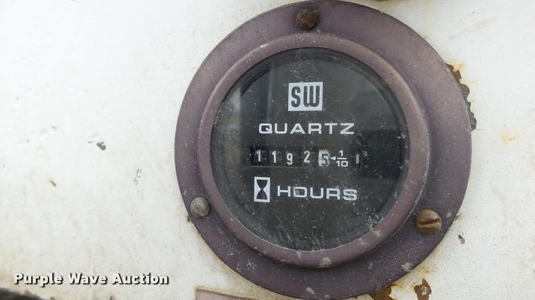 image for item DB0727 1992 International 4900 digger derrick truck