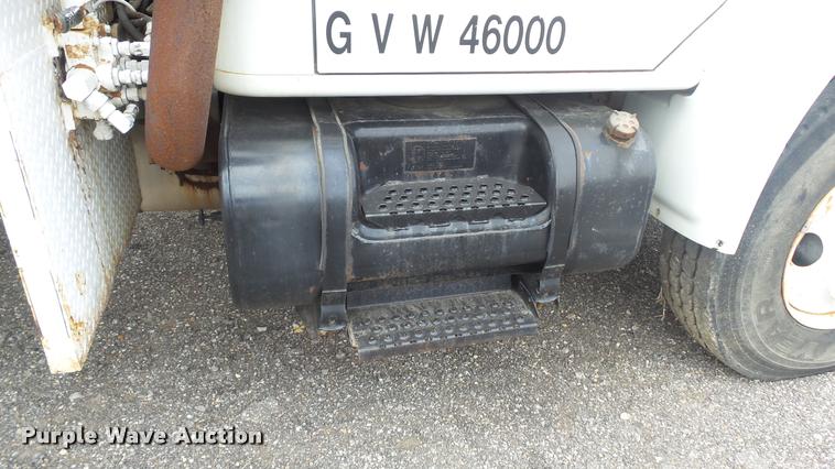 image for item DB0727 1992 International 4900 digger derrick truck