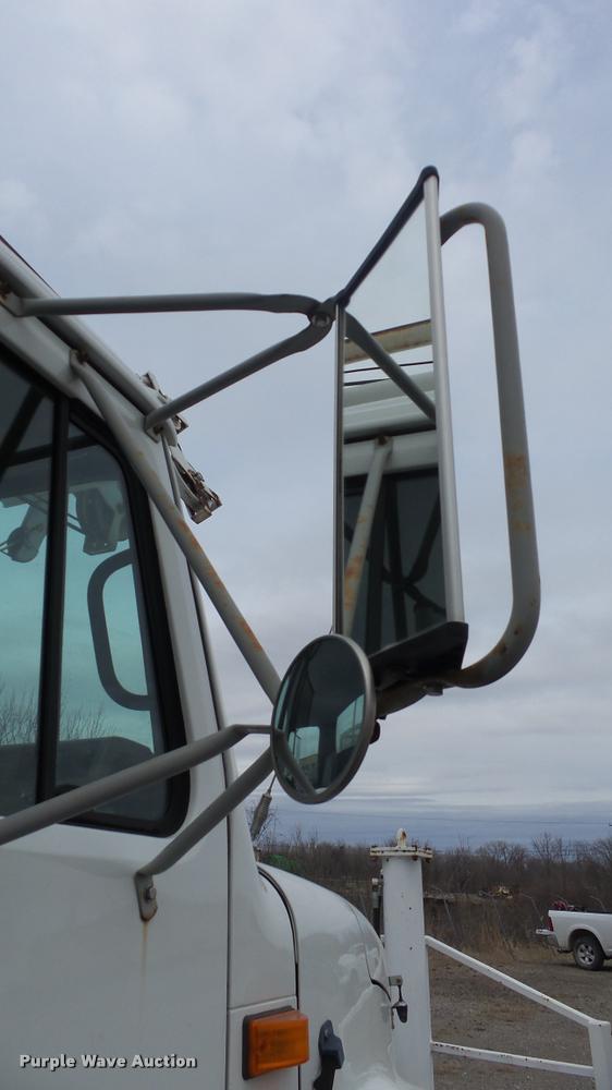 image for item DB0727 1992 International 4900 digger derrick truck