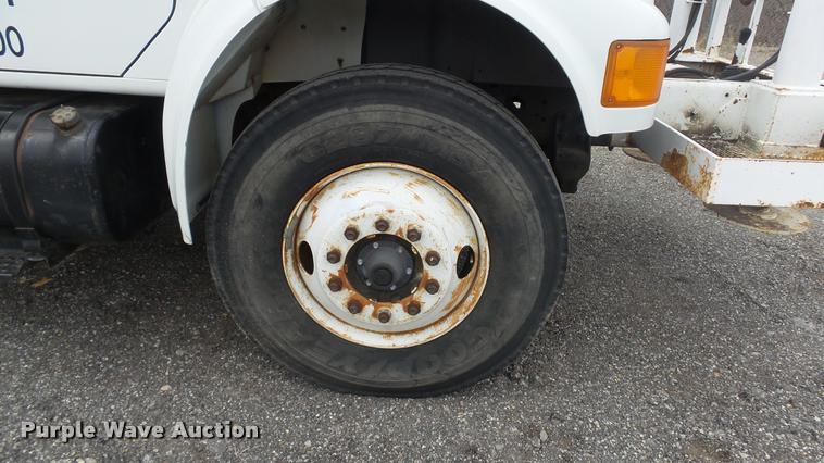 image for item DB0727 1992 International 4900 digger derrick truck