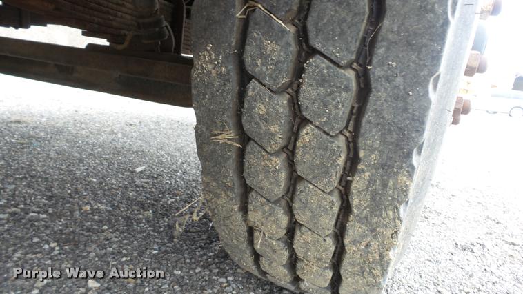 image for item DB0727 1992 International 4900 digger derrick truck