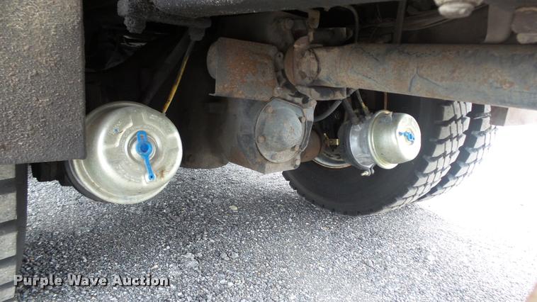 image for item DB0727 1992 International 4900 digger derrick truck