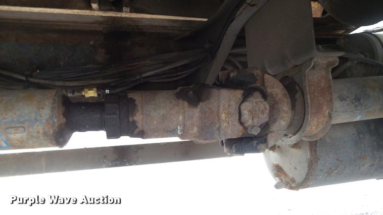 image for item DB0727 1992 International 4900 digger derrick truck