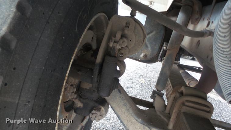 image for item DB0727 1992 International 4900 digger derrick truck