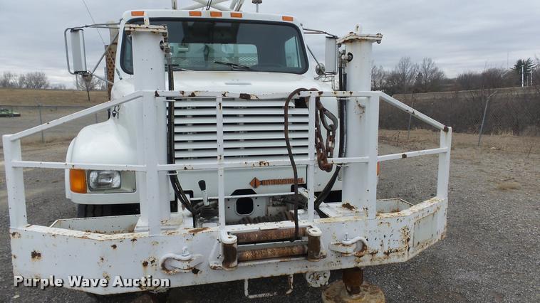 image for item DB0727 1992 International 4900 digger derrick truck