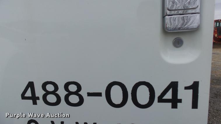 image for item DB0727 1992 International 4900 digger derrick truck