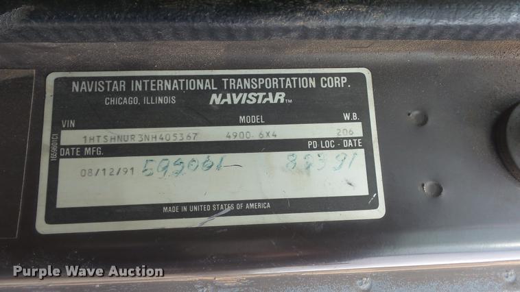 image for item DB0727 1992 International 4900 digger derrick truck