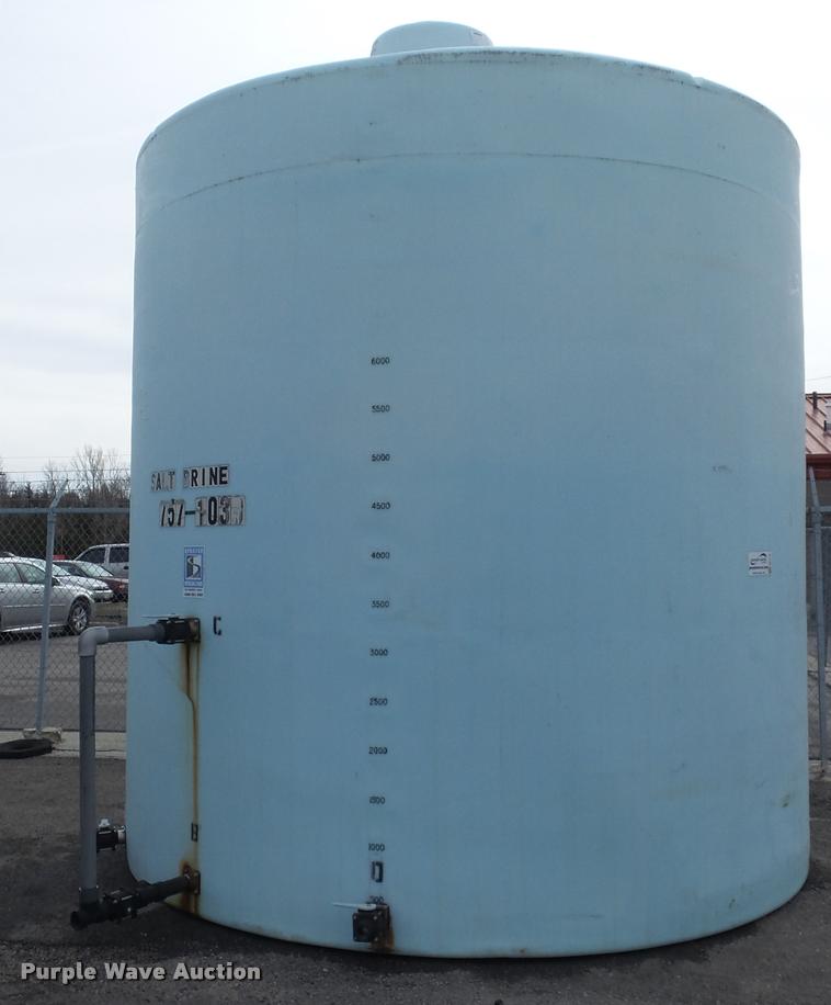 2000 Sprayer Specialist salt brine tank in Shawnee, KS Item DB3779 sold Purple Wave
