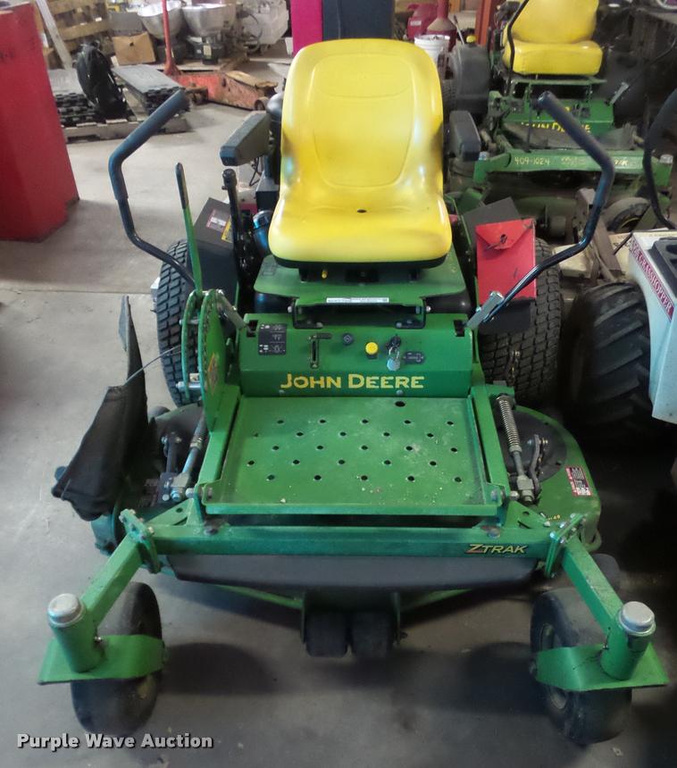 image for item DC9050 2003 John Deere 717 lawn mower