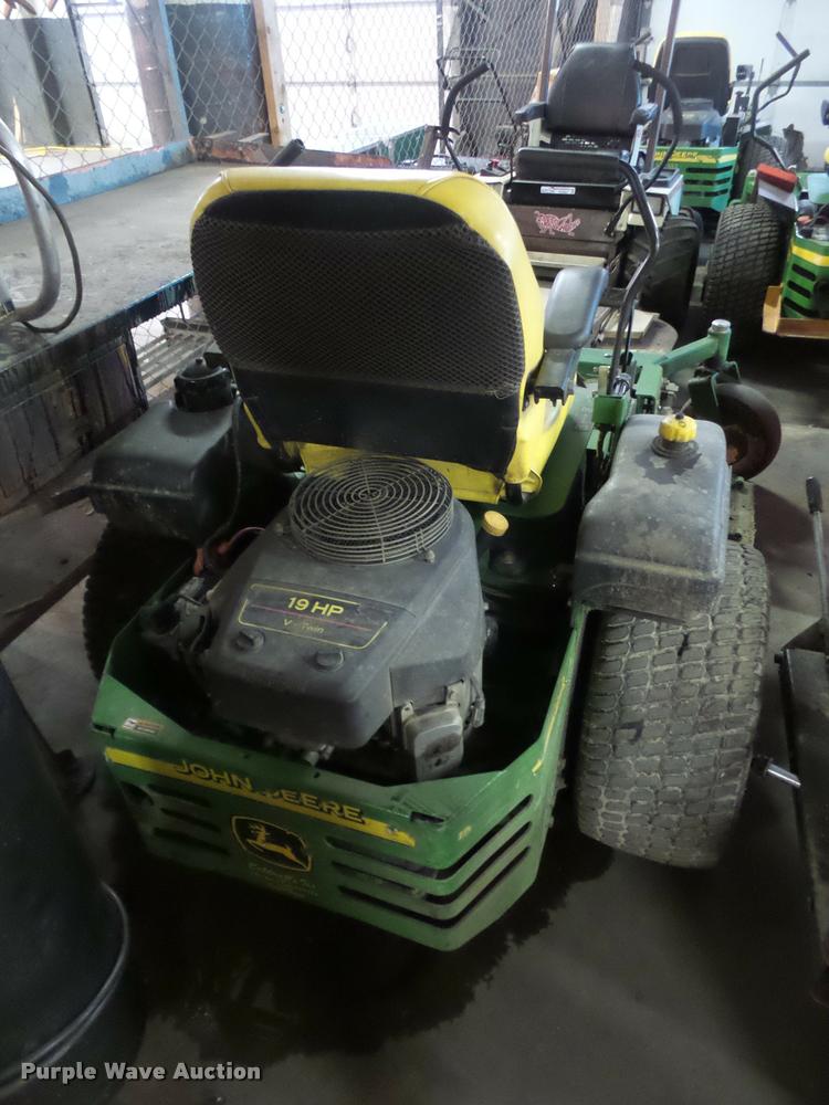 image for item DC9052 2004 John Deere 717A lawn mower