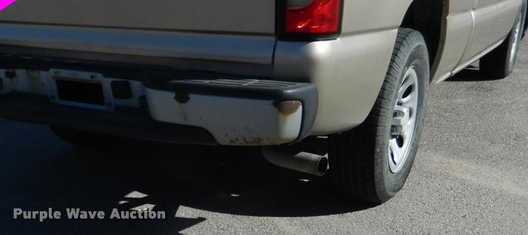 image for item K2742 2006 Chevrolet Silverado 1500 pickup truck